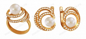 Гарнитур с жемчугом и бриллиантами: кольцо и серьги