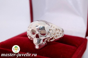 Кольцо печатка череп из серебра