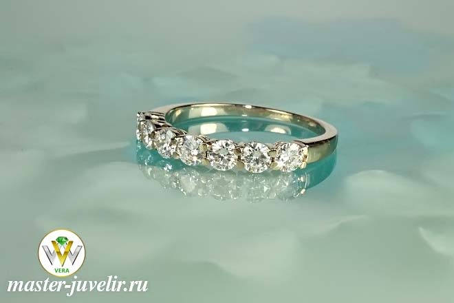 Купить кольцо дорожка из белого золота с бриллиантами  в ювелирной мастерской