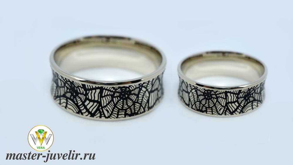 Купить обручальные кольца необычные с рисунком в виде паутины в ювелирной мастерской