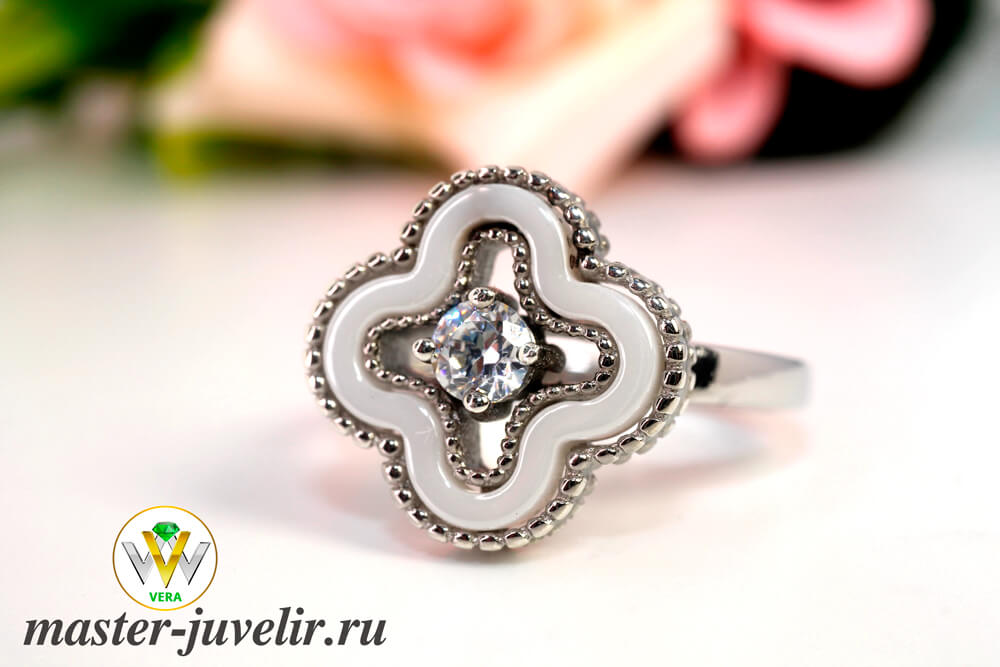 Купить серебряное кольцо с белой эмалью и цирконом в ювелирной мастерской