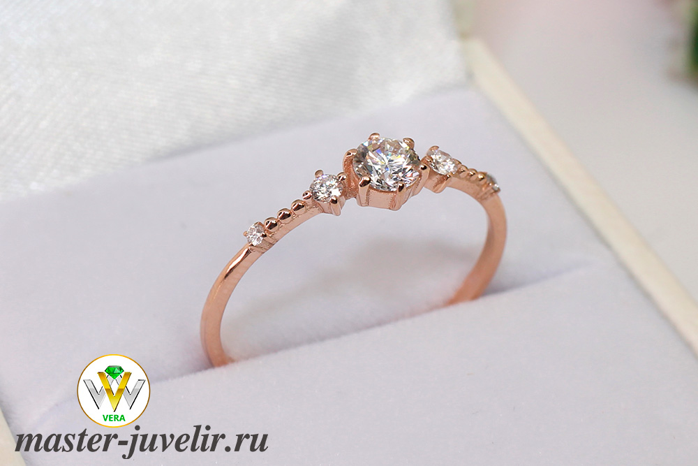 Купить помолвочное нежное кольцо с бриллиантами  в ювелирной мастерской