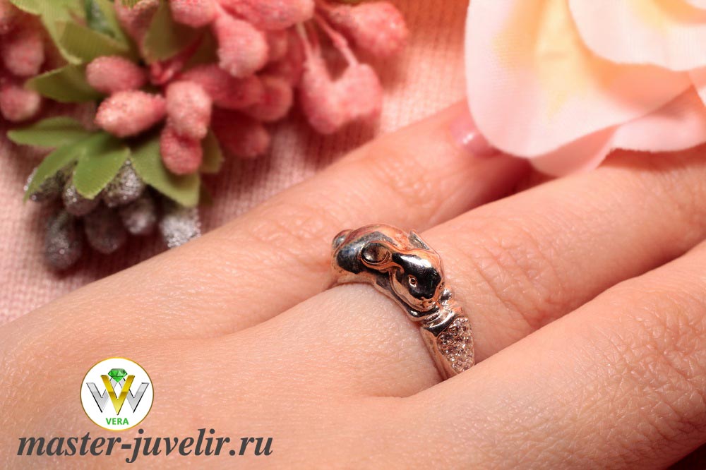 Купить серебряное кольцо зайчик с фианитами в ювелирной мастерской
