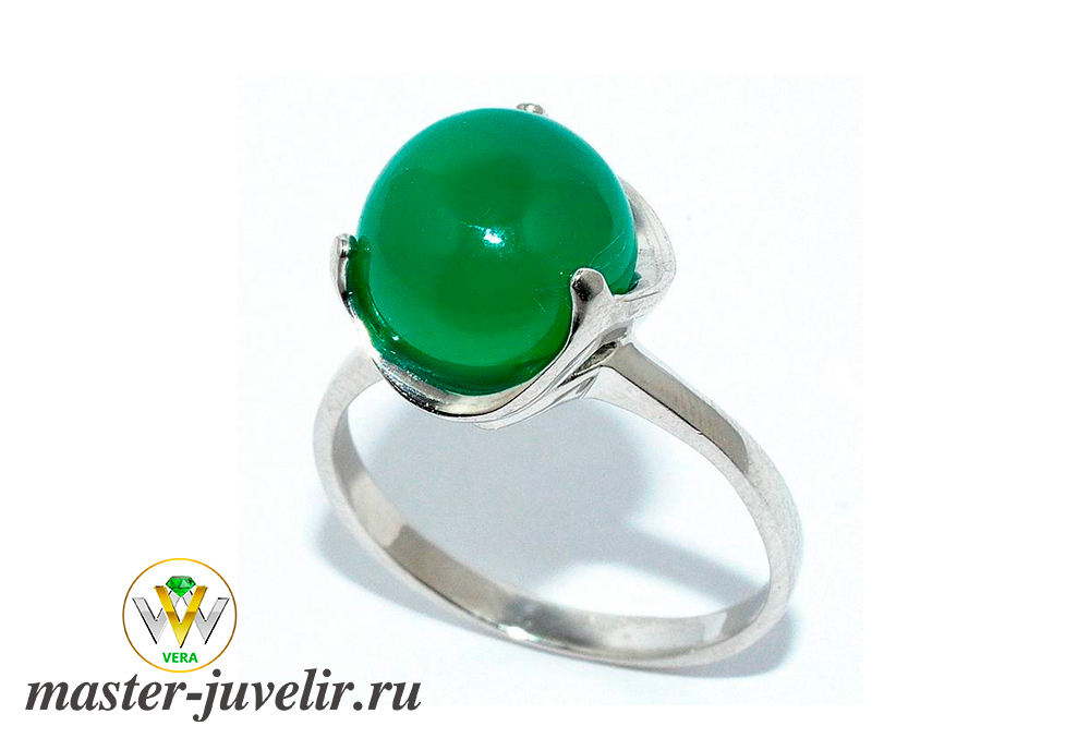 Купить кольцо из белого золота с шариком из зеленого агата в ювелирной мастерской