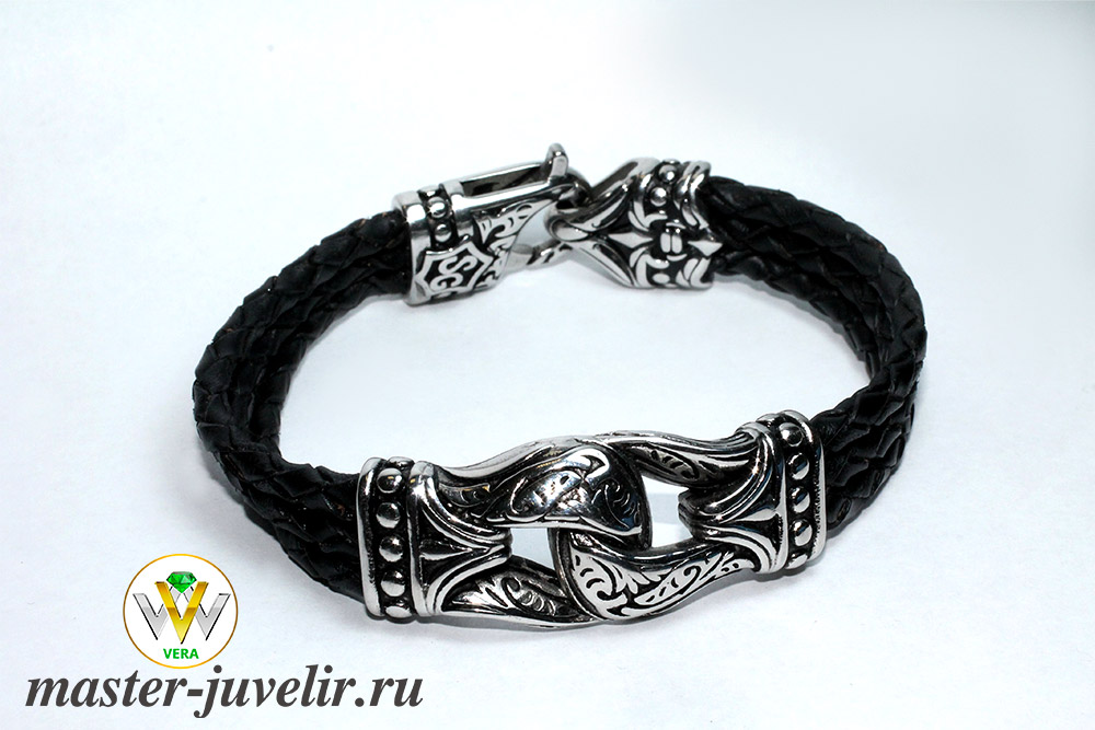 Купить серебряный мужской браслет оригинальный с кожаными шнурками с черненным серебром в ювелирной мастерской