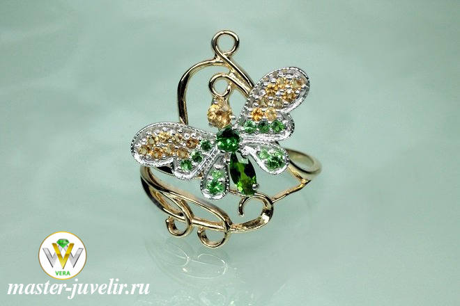 Купить утонченное золотое кольцо бабочка с зелеными гранатами (тсаворитами) и цитринами  в ювелирной мастерской