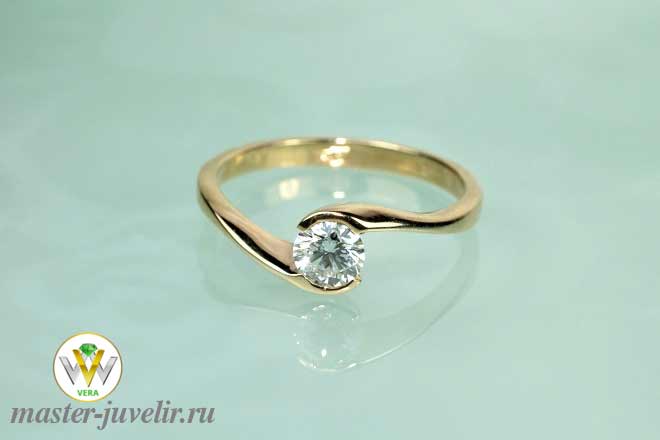Купить золотое кольцо женское с бриллиантом  в ювелирной мастерской