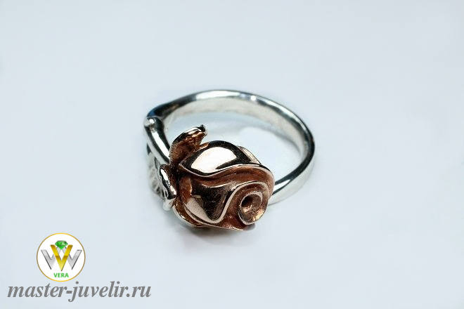 Купить кольцо розочка из серебра с золотым покрытием цветка в ювелирной мастерской
