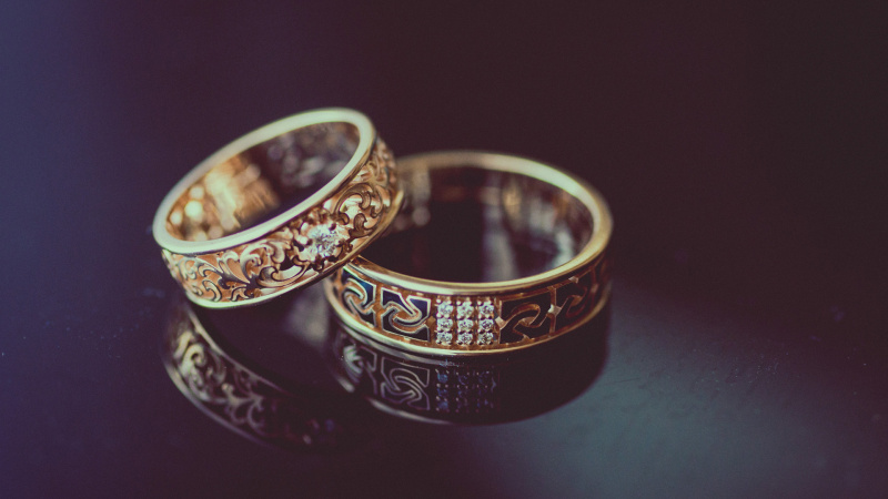 Почему выбрать перстень вместо обручального кольца мужчине?