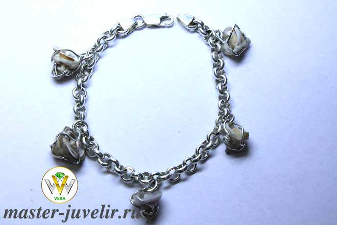 Купить  серебряный браслет шопард с натуральными ракушками подвесками в ювелирной мастерской