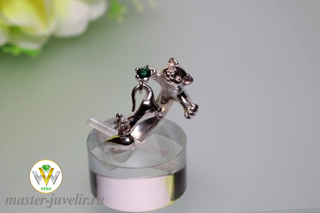 Кольцо серебряное Кошка за мышкой с камнем