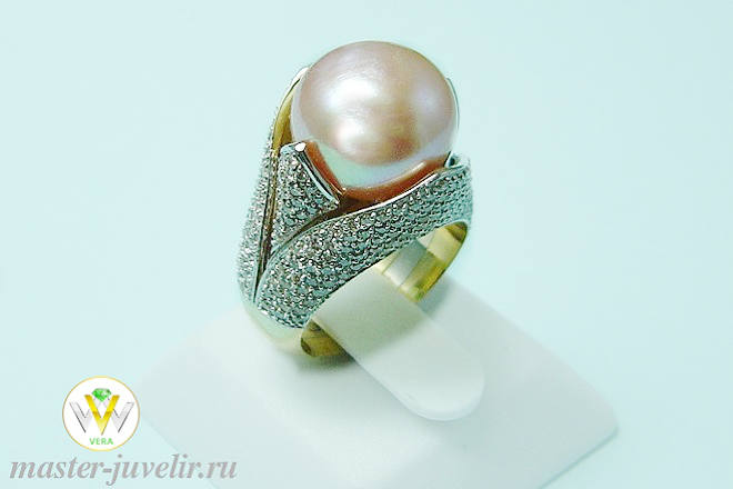 Купить эксклюзивное кольцо с бриллиантами и жемчугом в золоте в ювелирной мастерской