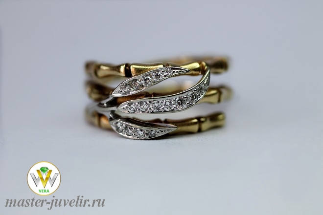 Золотое кольцо Бамбук в комбинированном золоте с бриллиантами