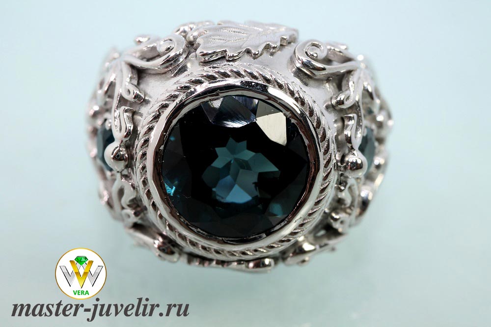 Перстень серебряный эксклюзивный с топазами 