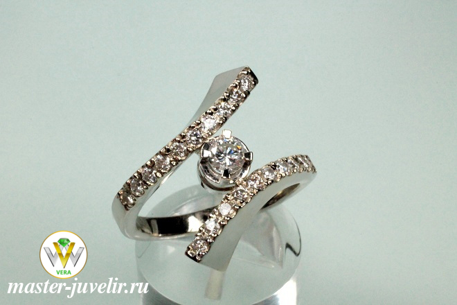 Купить кольцо с бриллиантами из белого золота  в ювелирной мастерской
