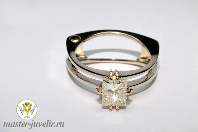 Кольцо из белого золота с бриллиантом принцесса