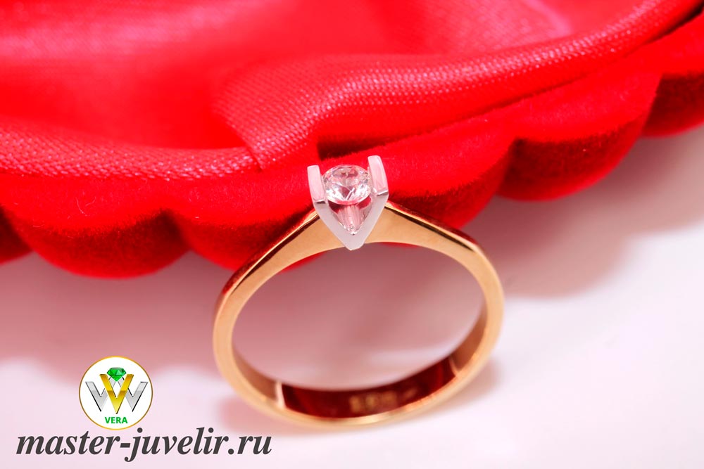 Купить золотое кольцо с белым сапфиром в ювелирной мастерской