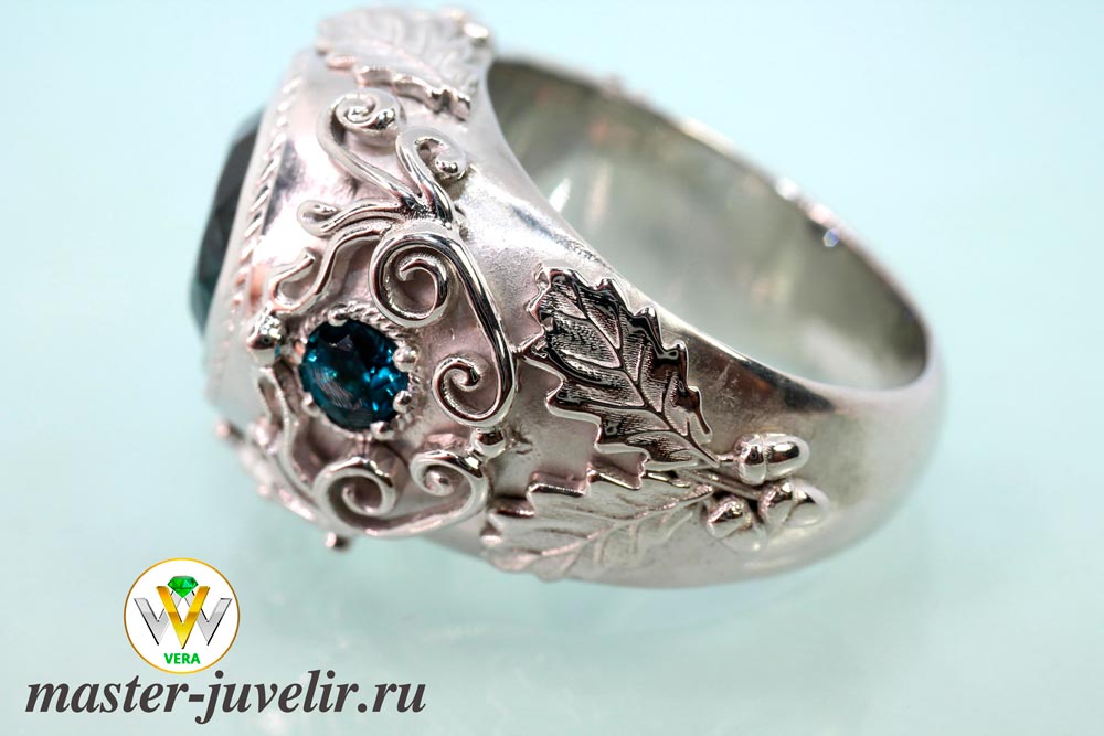 Перстень серебряный эксклюзивный с топазами 