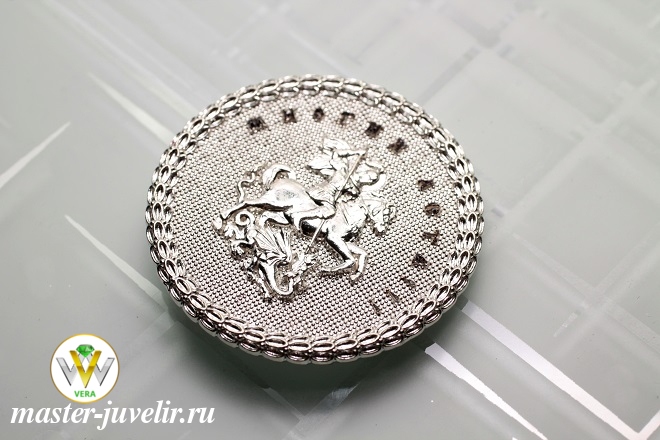 Серебряная именная медаль с барельефом лица и гербом Москвы 