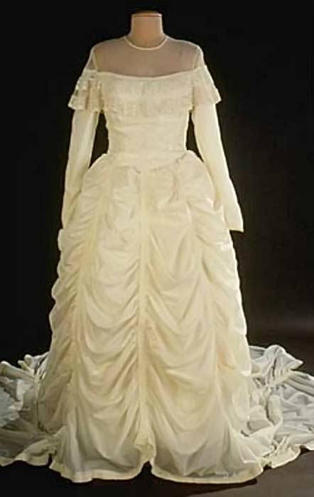 Свадебное платье из парашюта - трогательная история