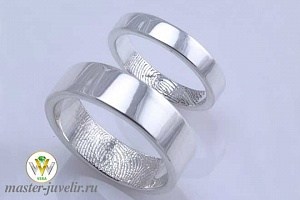 Обручальные кольца с отпечатками пальцев на внутренне стороне кольца в белом золоте