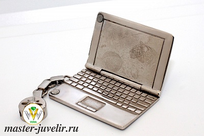 Брелок серебряный ноутбук