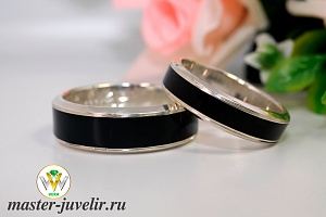 Кольца свадебные из белого золота с черной эмалью