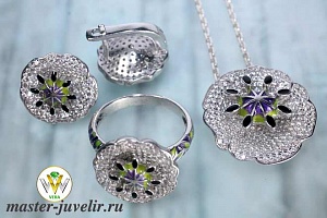 Оригинальный серебряный комплект серьги кулон кольцо с фианитами и эмалью