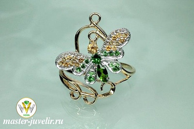 Утонченное золотое кольцо Бабочка с зелеными гранатами (тсаворитами) и цитринами 