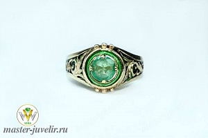 Золотое кольцо с изумрудом и зеленой эмалью