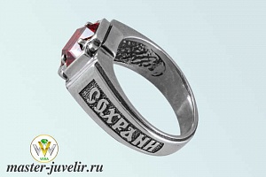 Серебряное женское кольцо Спаси и Сохрани с гранатом