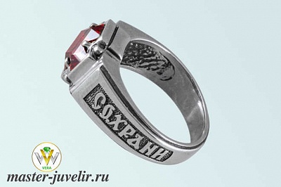Серебряное женское кольцо Спаси и Сохрани с гранатом