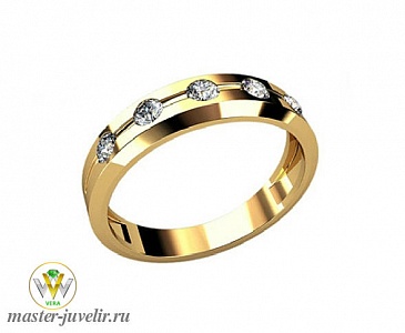 Золотое кольцо с бриллиантовыми вставками