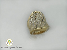 Золотое кольцо ажурное широкое с дорожками из бриллиантов