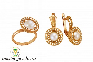 Золотой комплект кольцо и серьги с жемчугом и белыми топазами