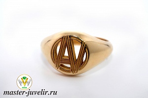 Кольцо печатка золотое с инициалами AV