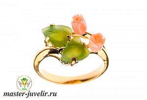 Женское кольцо с нефритами цветы и листья