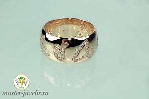 Золотое кольцо с именной надписью инкрустированной бриллиантами