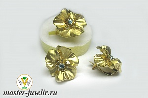 Гарнитур ювелирных украшений золотой Цветки с топазами